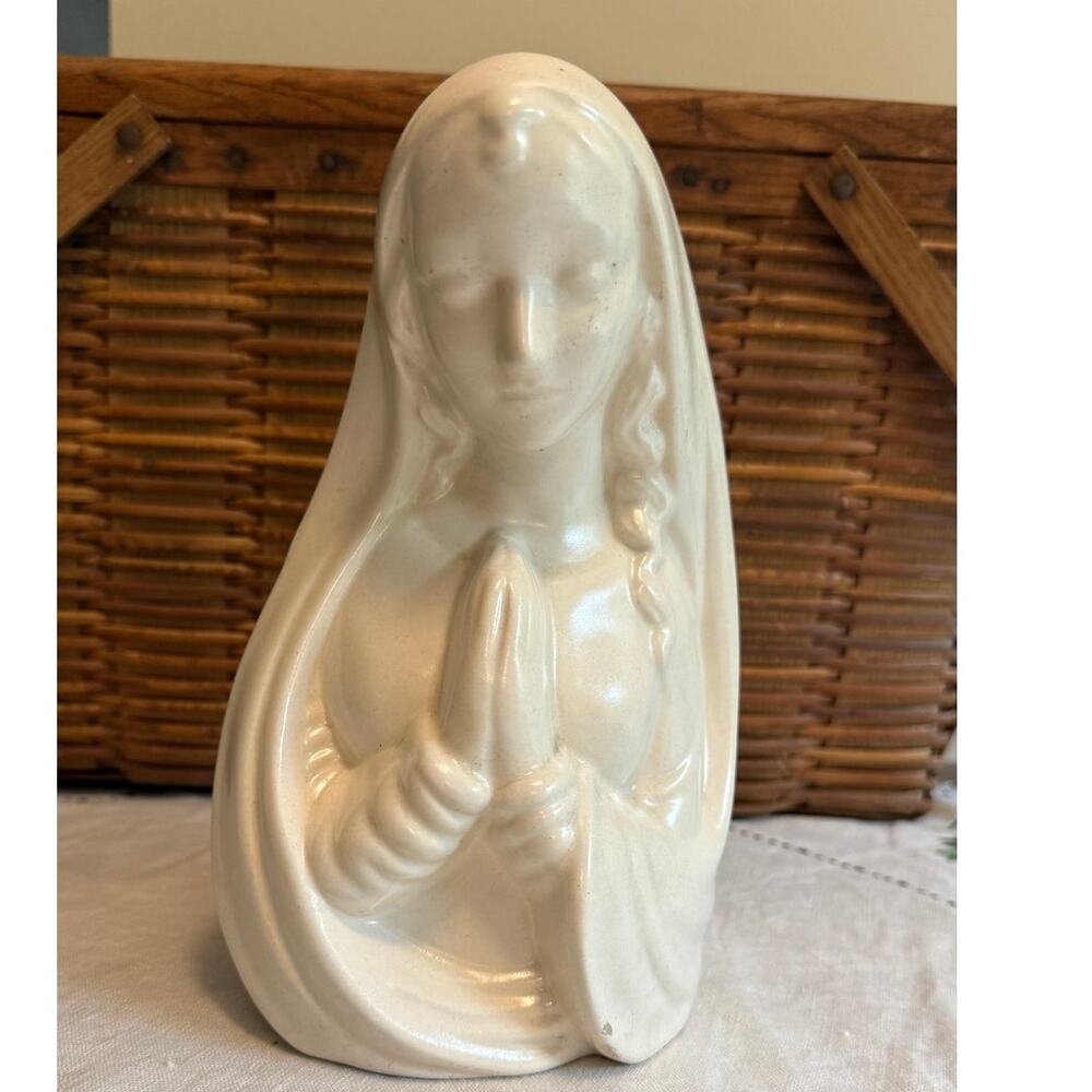 Haegar Pottery Vintage White Ceramic Virgin Mary Planter Vase Decor Made In USA